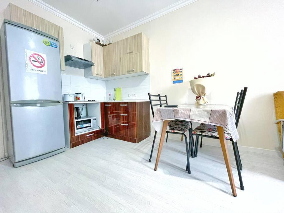 Уютная Квартира В Центре Возле Адк Almaty Luaran gambar